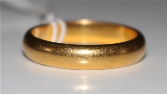 22ct gold wedding band, 7.2gms